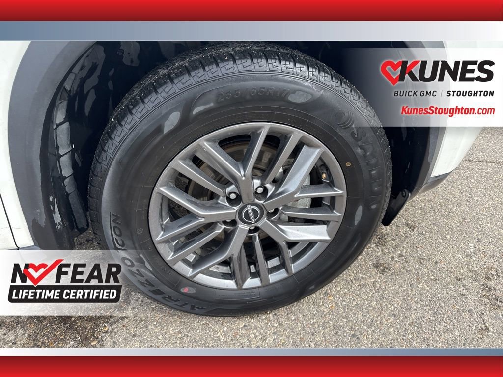 Used 2023 Nissan Rogue S image 15