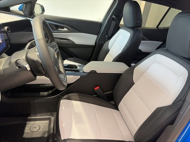 New 2026 Chevrolet Equinox EV LT image 11