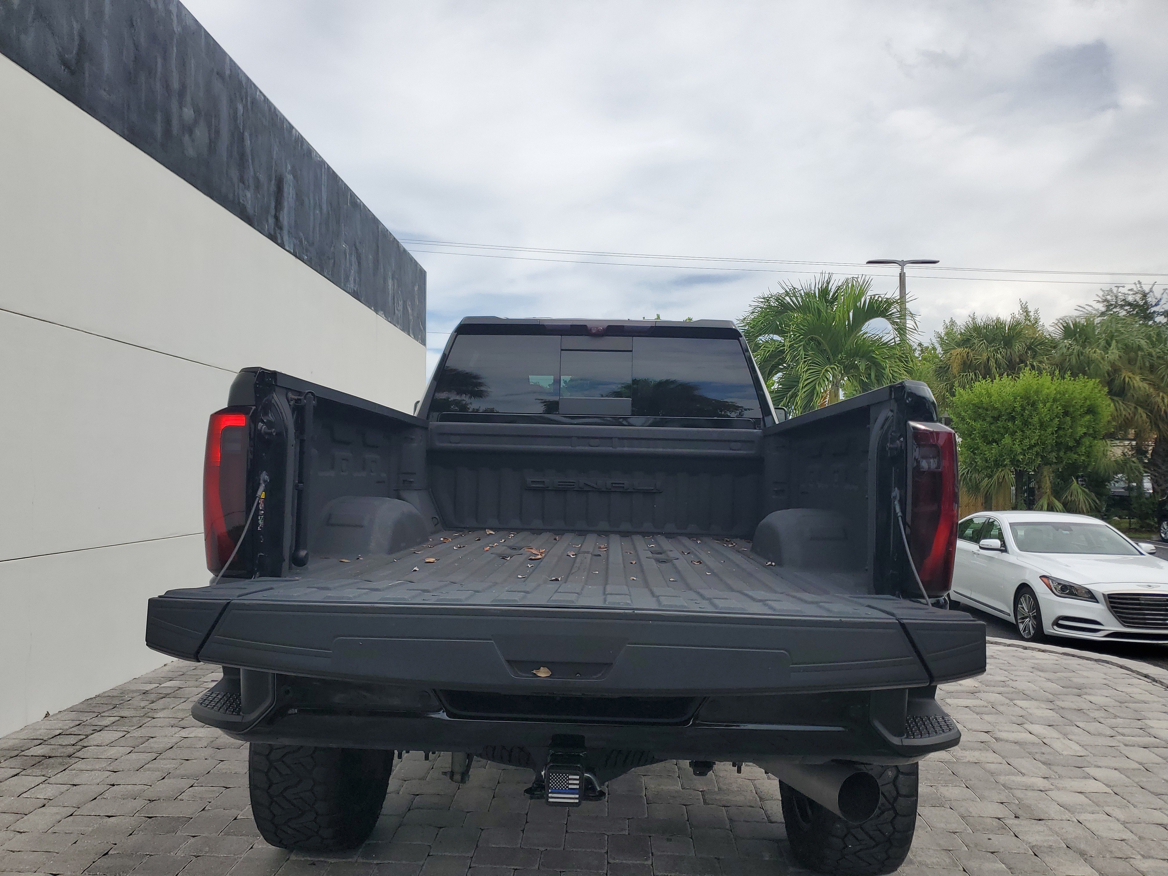 Used 2024 GMC Sierra 2500 Denali w/ Denali Reserve Package AWD/4WD image 9