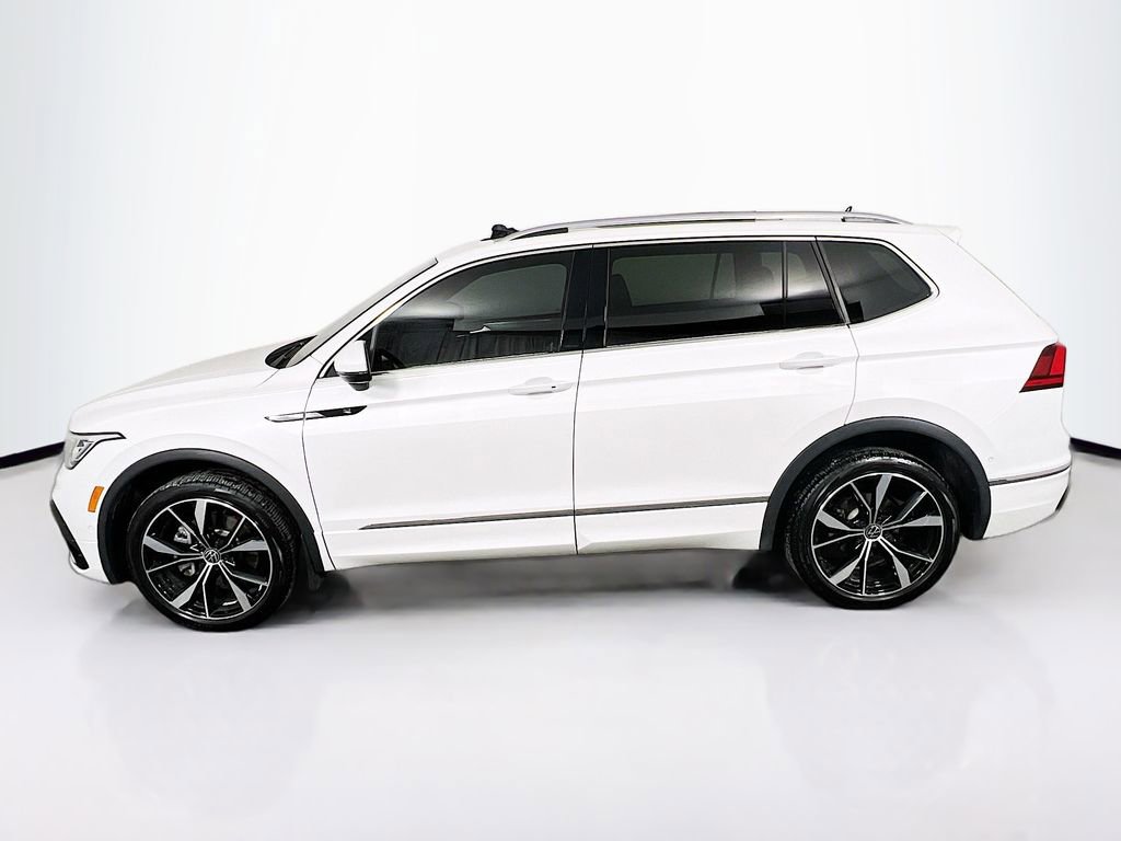 Used 2024 Volkswagen Tiguan SEL R-Line image 4