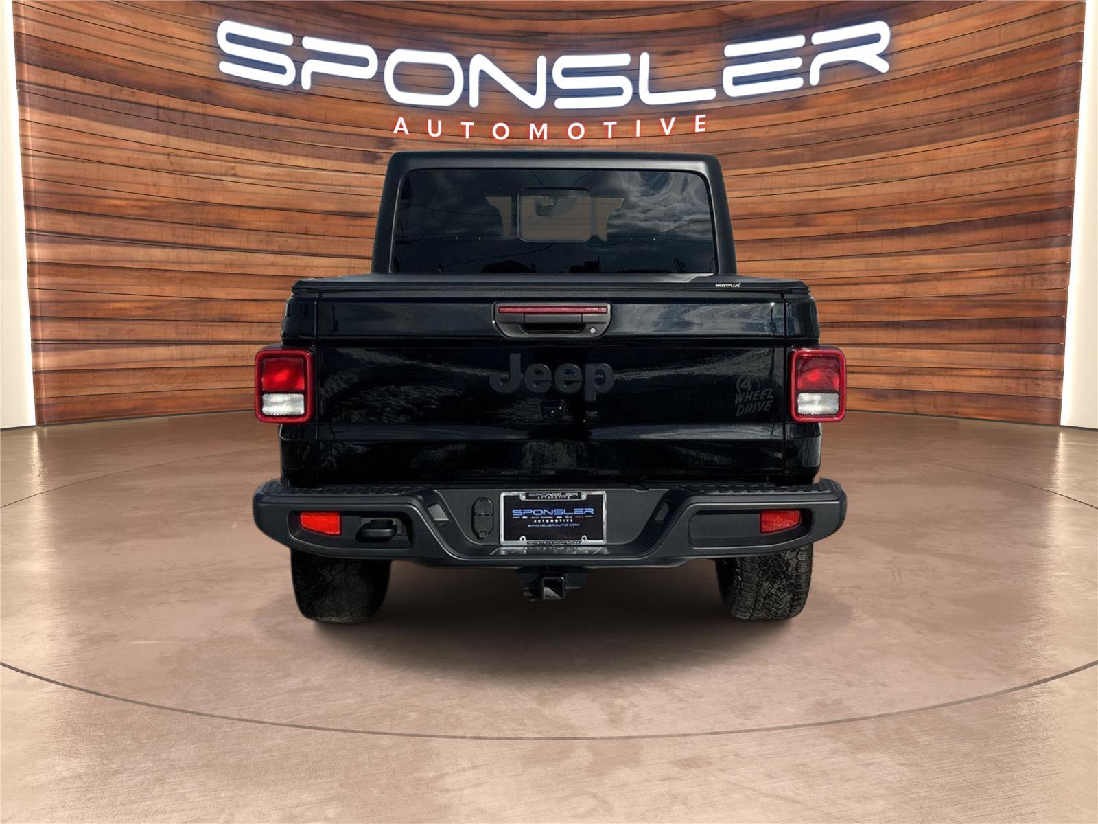 Used 2022 Jeep Gladiator Willys image 5