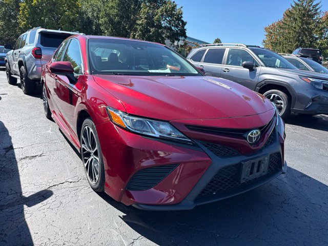 Used 2018 Toyota Camry SE w/ Moonroof Package