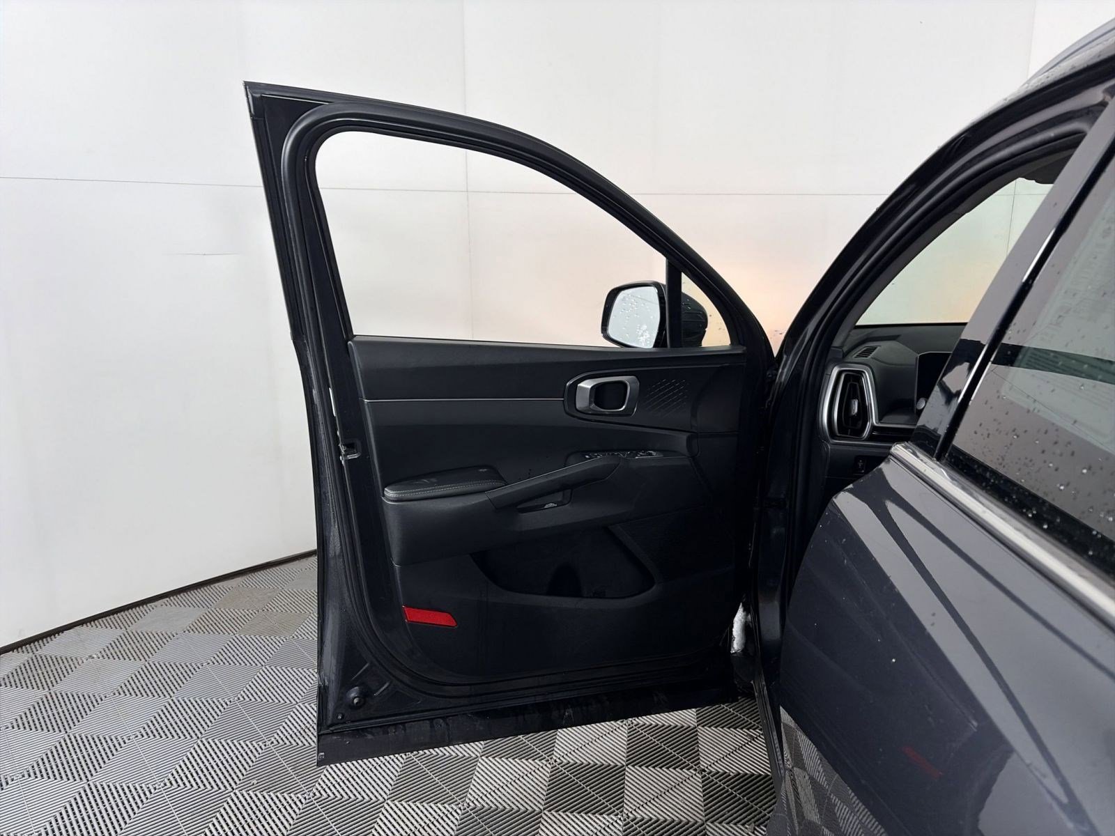 Certified 2024 Kia Sorento S image 27