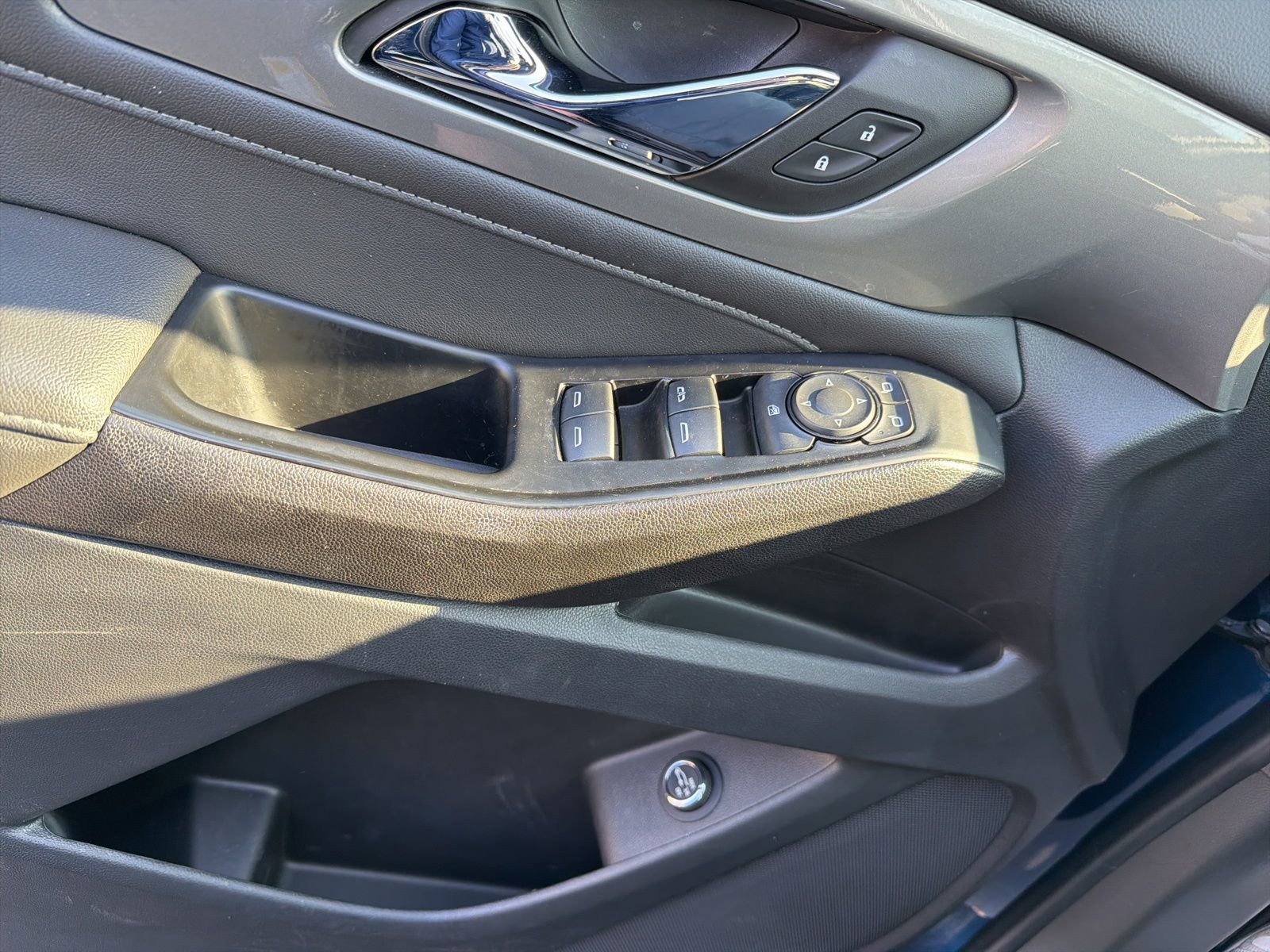 Used 2023 Chevrolet Traverse LT image 19