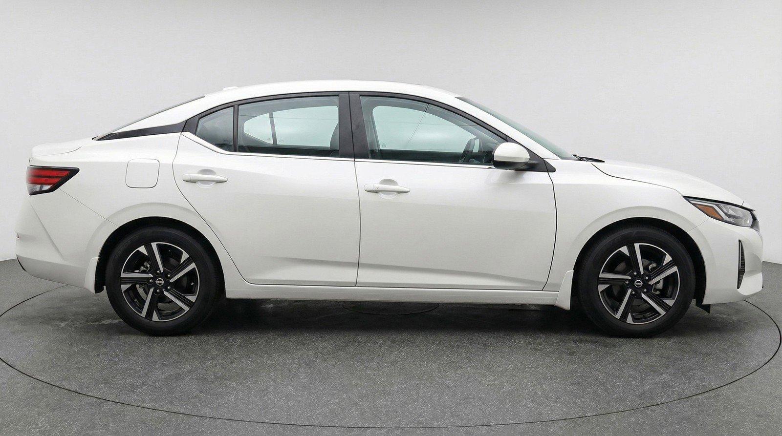 Used 2025 Nissan Sentra SV image 11
