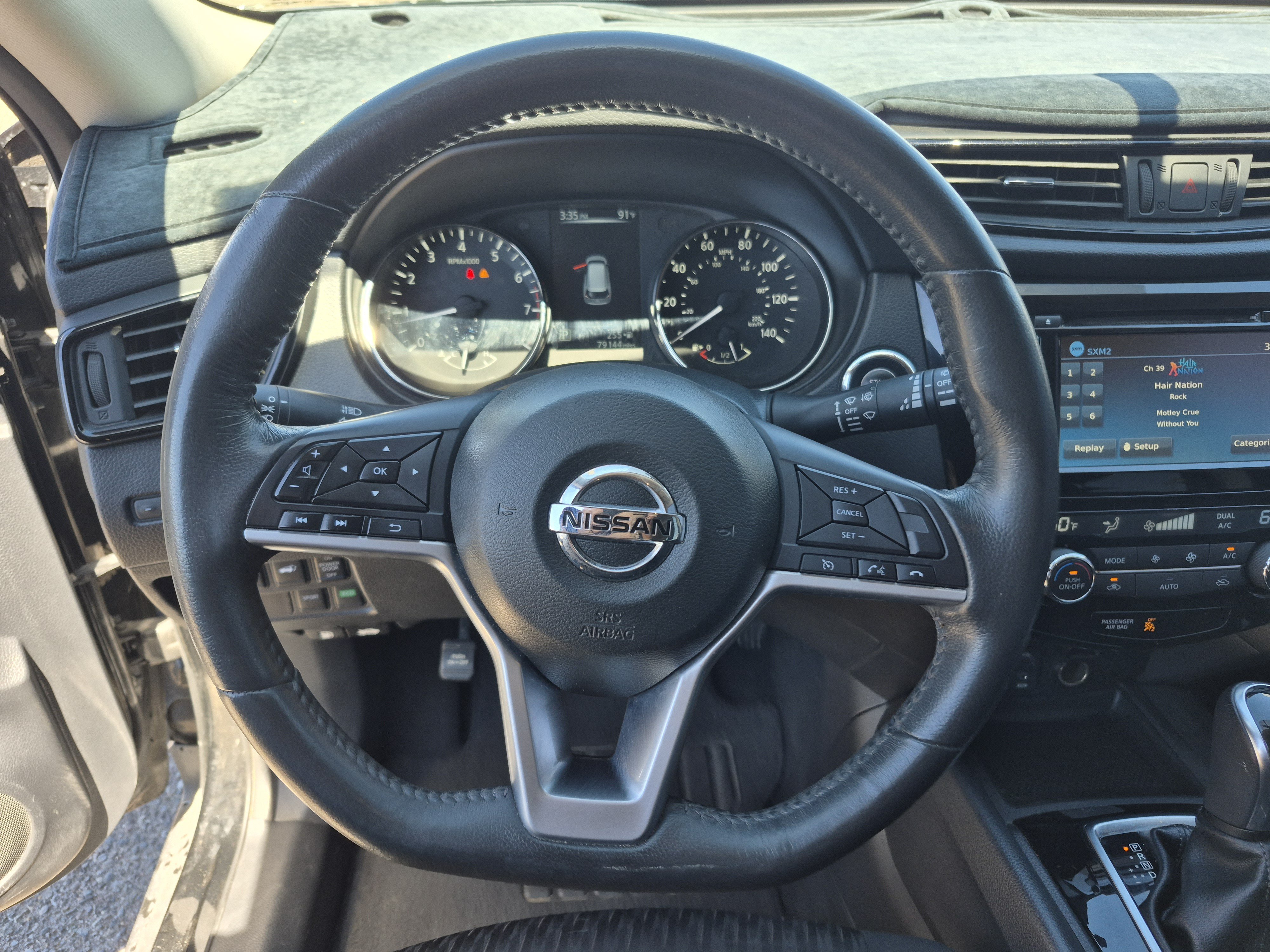 Used 2017 Nissan Rogue SV w/ SV Premium Package FWD image 9