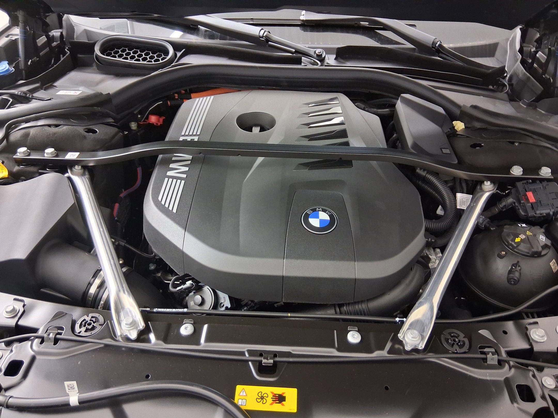 New 2026 BMW 750e xDrive w/ Premium Package AWD/4WD image 30