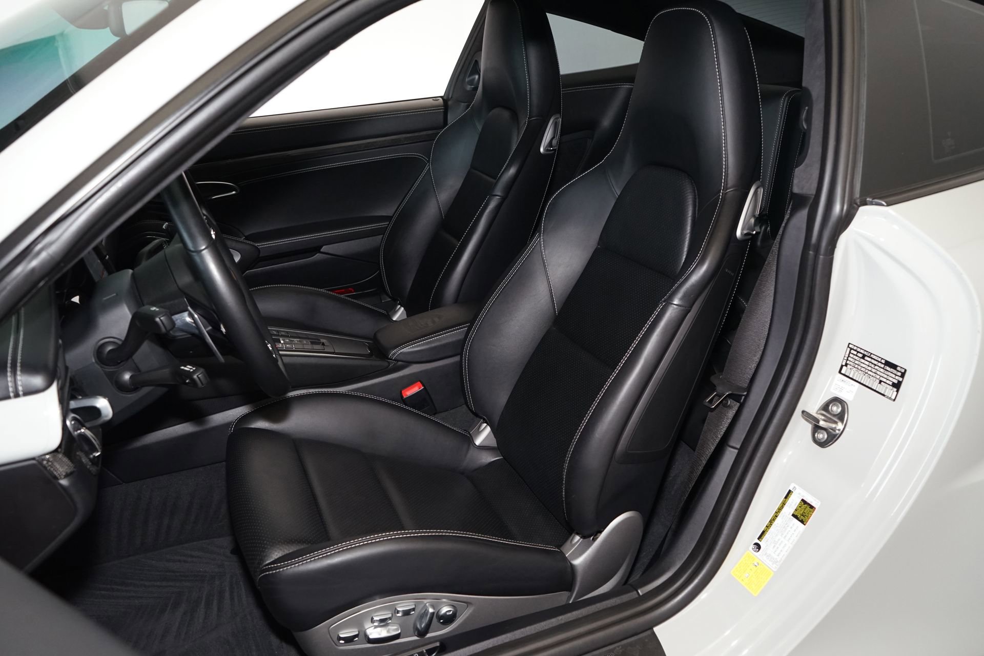 Used 2018 Porsche 911 Turbo S AWD/4WD image 11