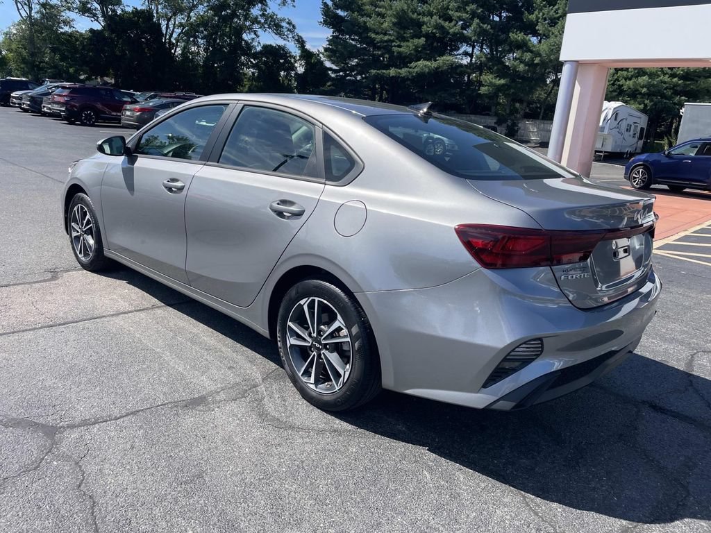 Used 2024 Kia Forte LXS FWD image 3