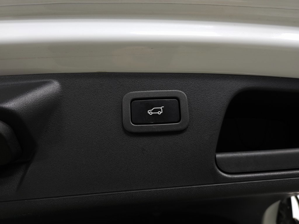 Used 2020 Jaguar E-PACE Base image 7