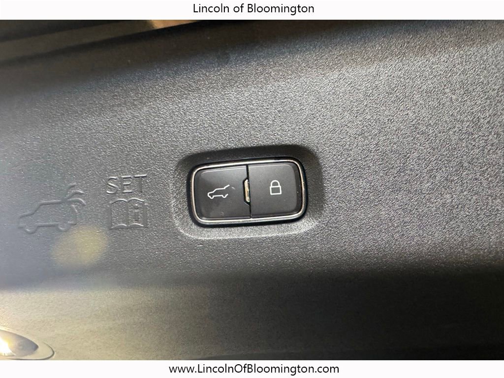 Used 2025 Ford Expedition Tremor AWD/4WD image 36