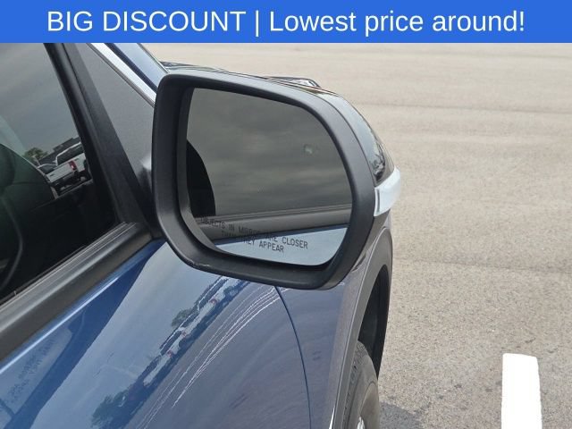 Used 2024 Chevrolet Traverse LT w/ LPO, Floor Liner Package FWD image 7