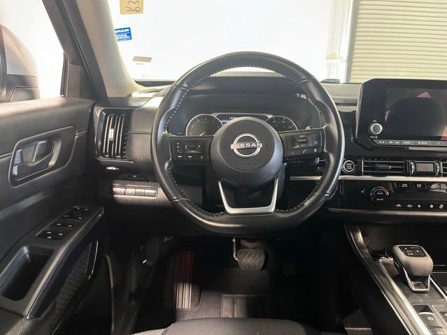 Used 2024 Nissan Pathfinder SV image 21