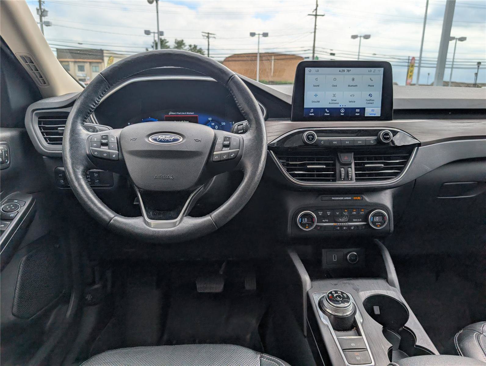 Used 2020 Ford Escape Titanium AWD/4WD image 18