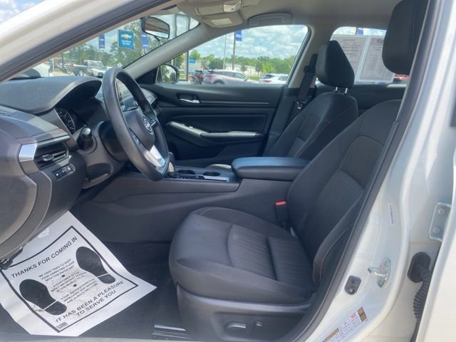 Used 2025 Nissan Altima 2.5 SV FWD image 15