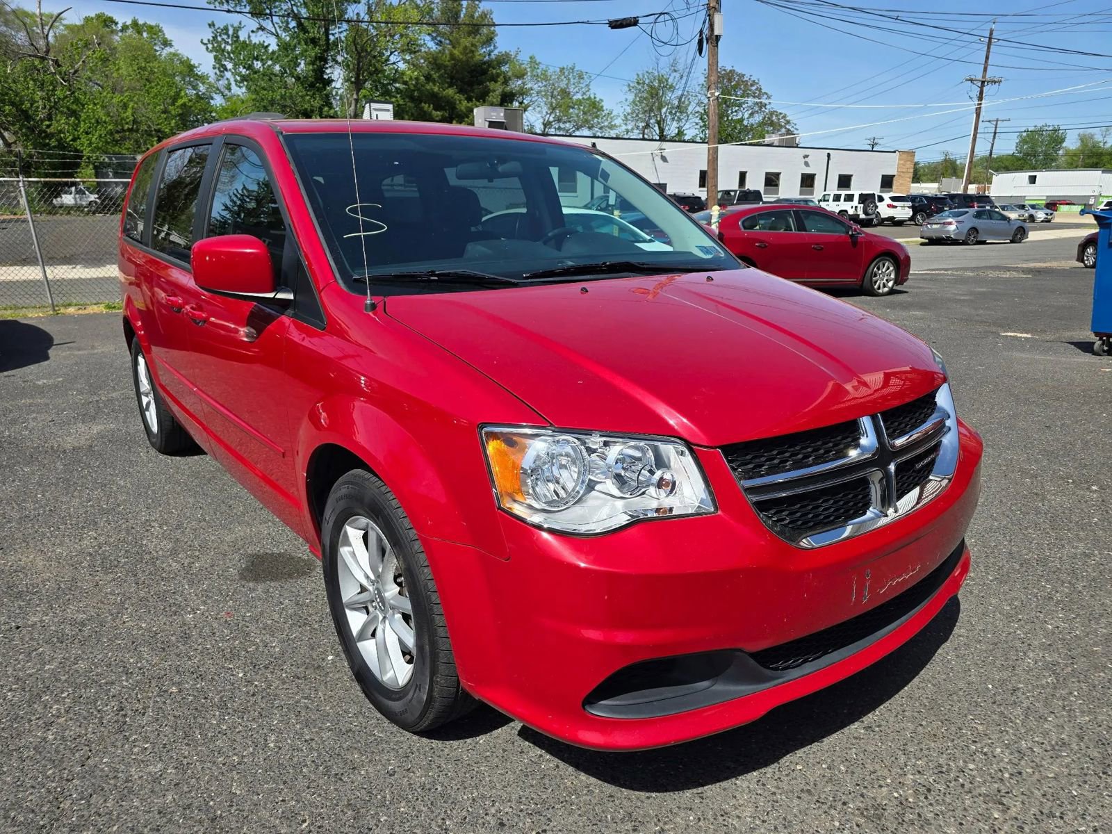 Used 2016 Dodge Grand Caravan SXT w/ Rear Park Assist Package FWD image 12