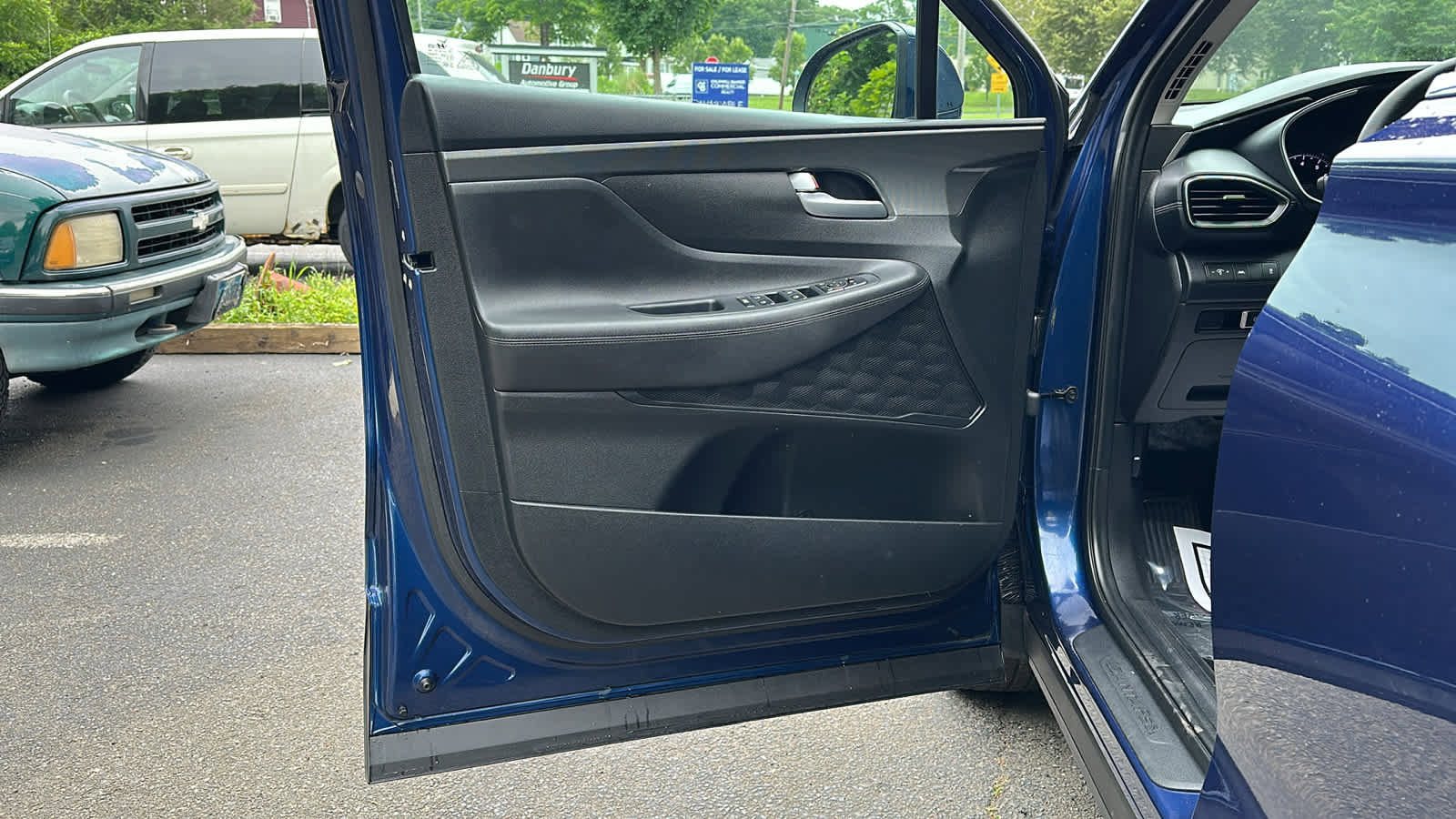 Used 2023 Hyundai Santa Fe SE w/ Cargo Package image 11