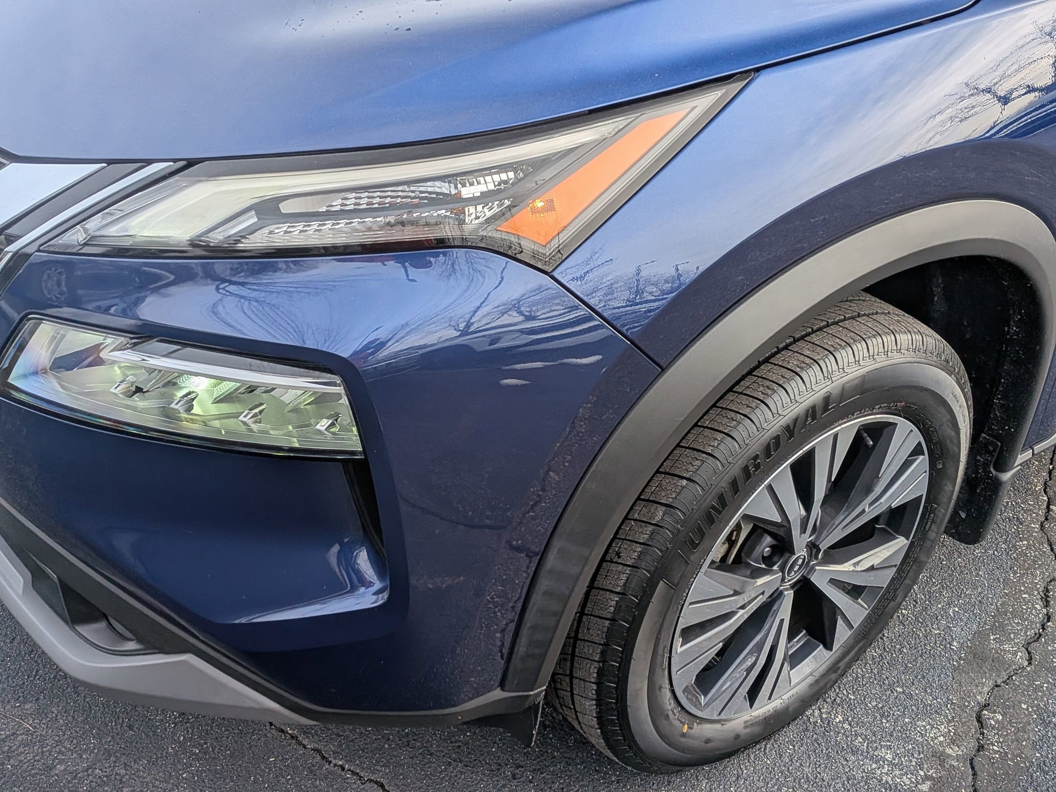 Used 2023 Nissan Rogue SV image 11