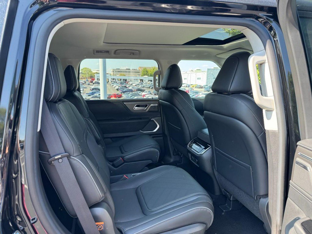 New 2026 INFINITI QX80 Luxe w/ Cargo Package image 5