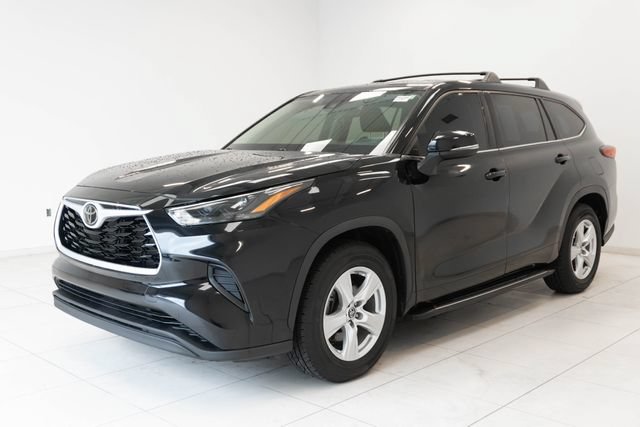 Used 2022 Toyota Highlander L FWD image 8