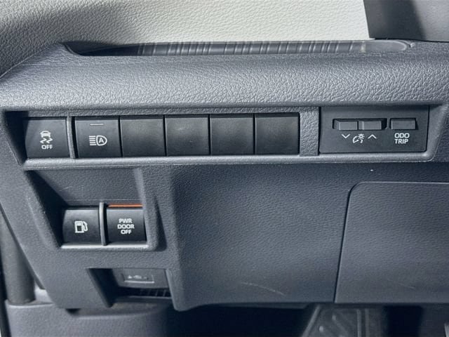Certified 2021 Toyota Sienna LE FWD image 11