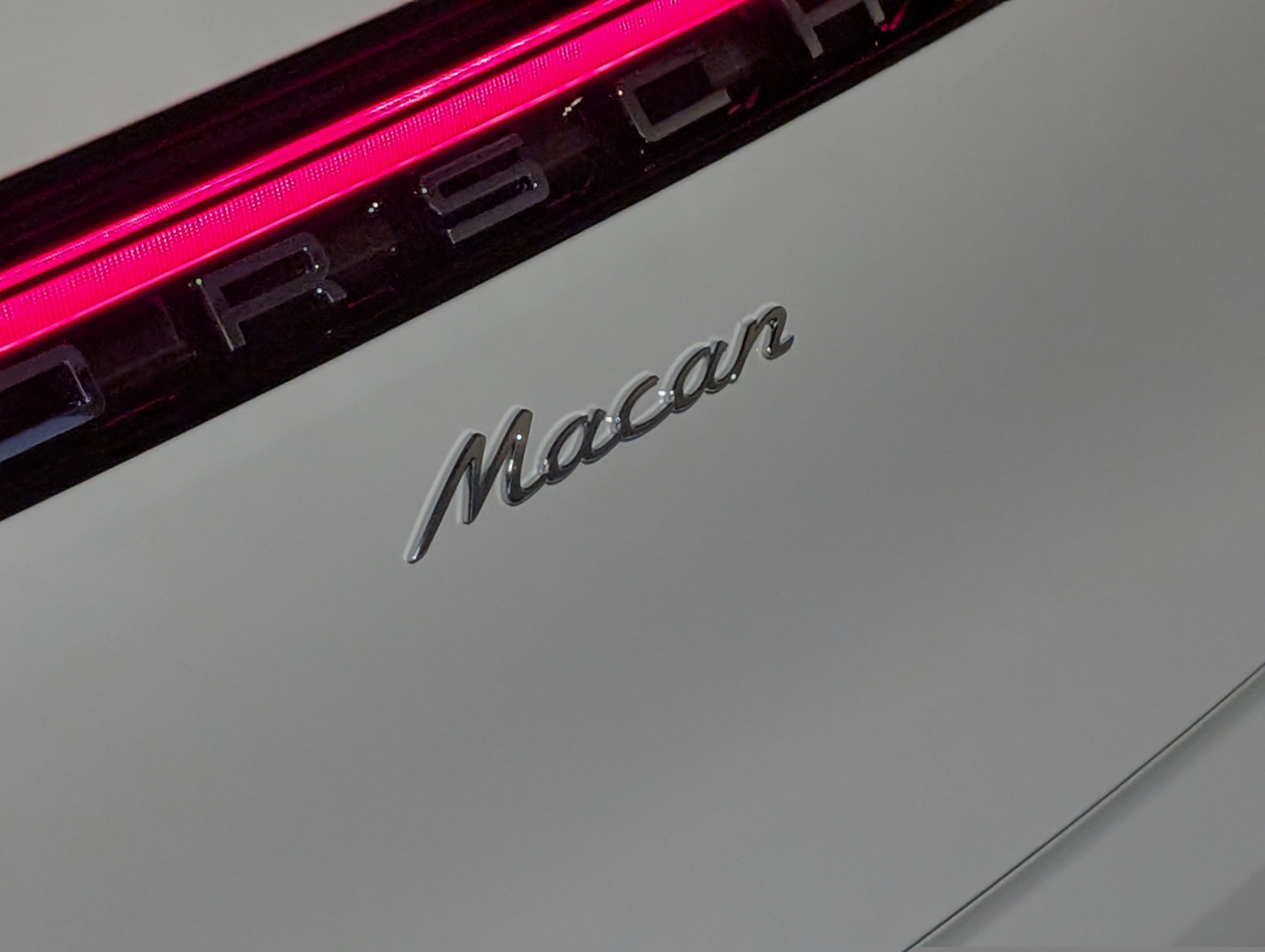 New 2026 Porsche Macan image 14
