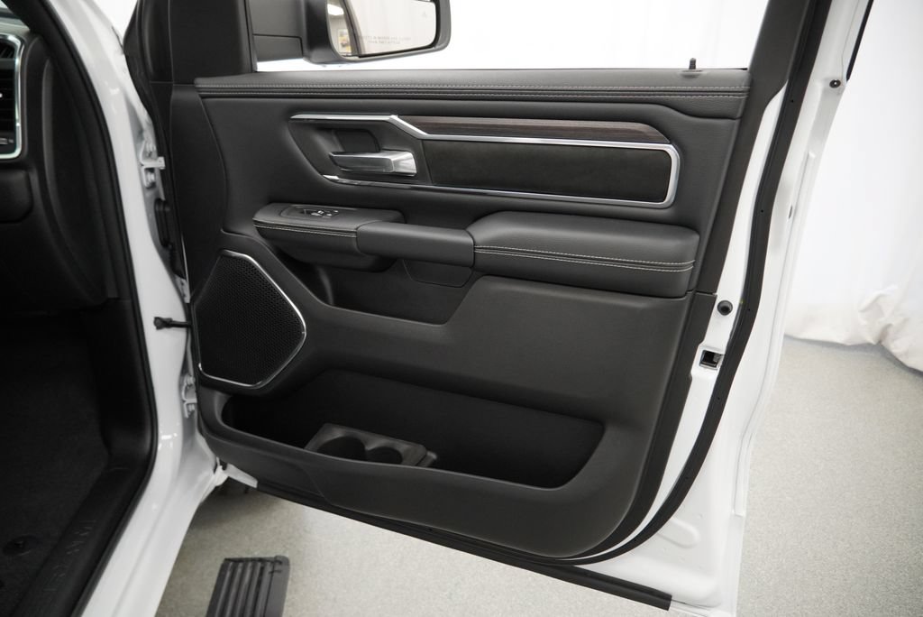 New 2027 RAM 1500 Laramie w/ Laramie Preferred Package AWD/4WD image 31