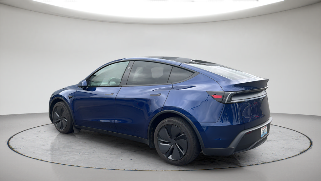 Used 2026 Tesla Model Y Long Range RWD image 11