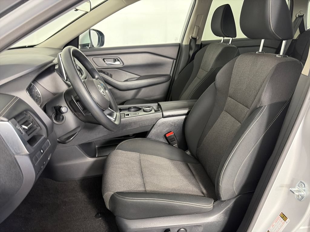 Used 2024 Nissan Rogue SV AWD/4WD image 11