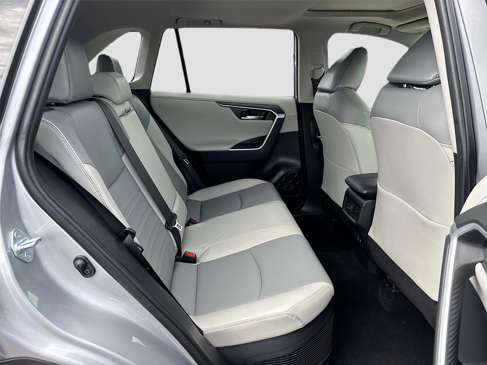 Used 2019 Toyota RAV4 Limited w/ Carpet Mat Package AWD/4WD image 29