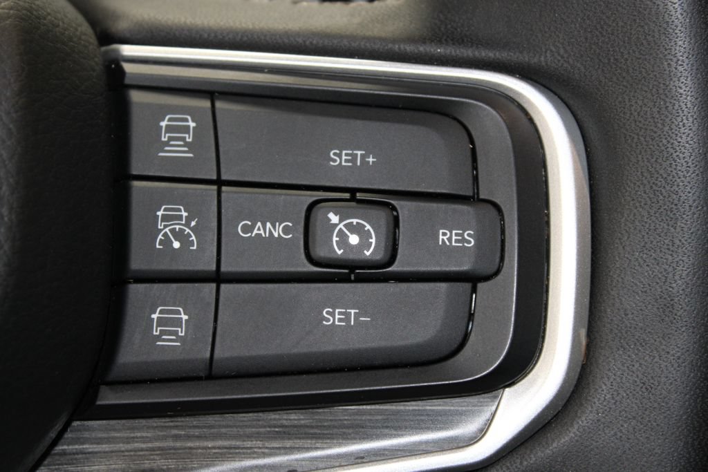 Used 2023 Jeep Wagoneer L Series III w/ Preferred Equipment Group AWD/4WD image 50