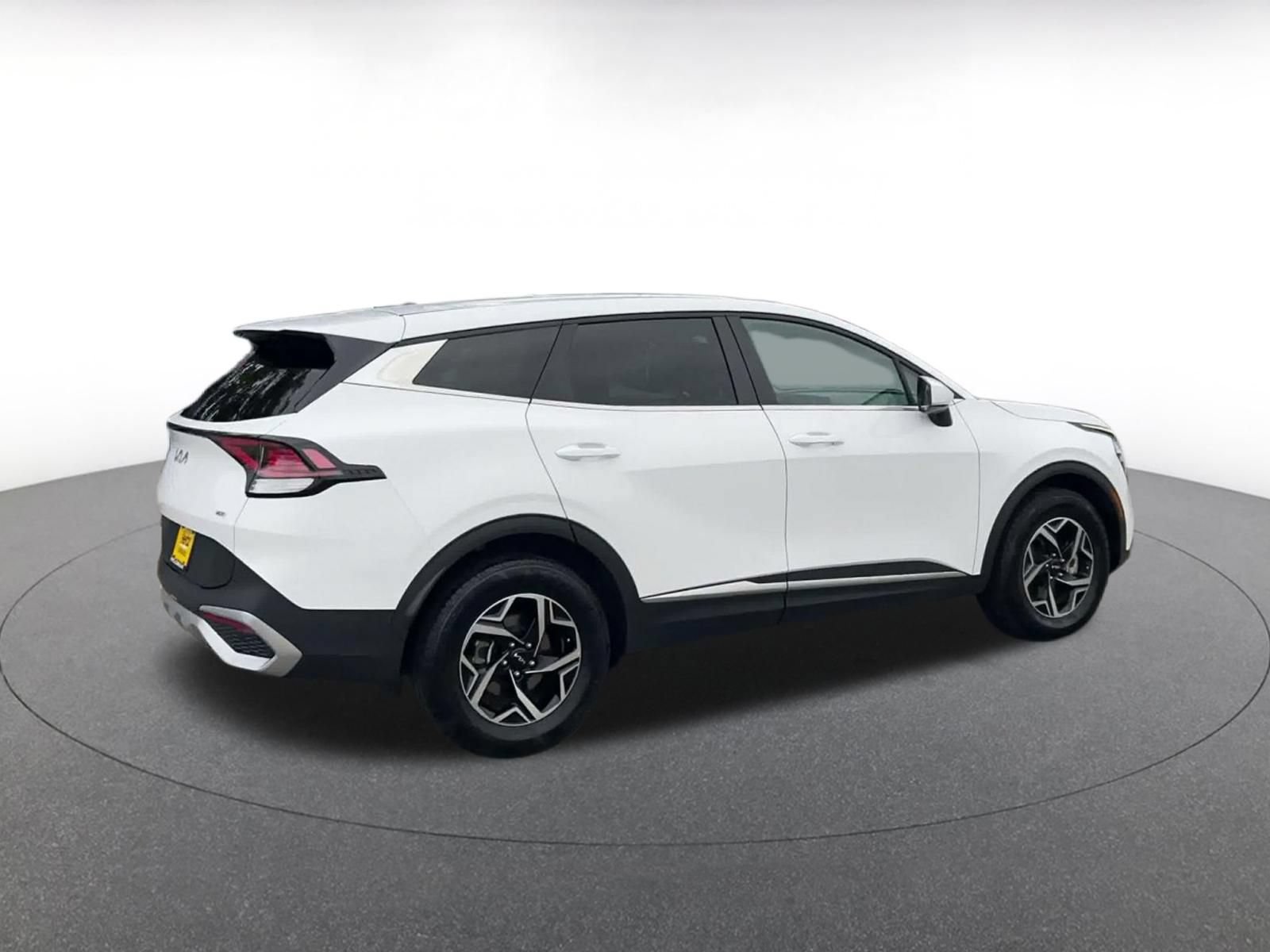 Used 2025 Kia Sportage LX AWD/4WD image 14