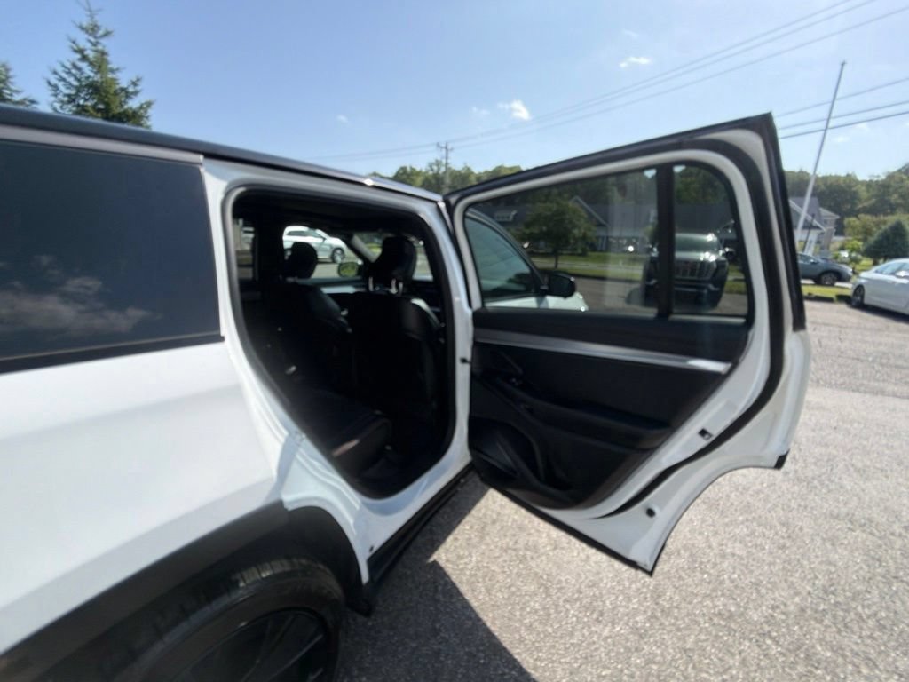 Used 2024 Jeep Wagoneer Launch Edition AWD/4WD image 36