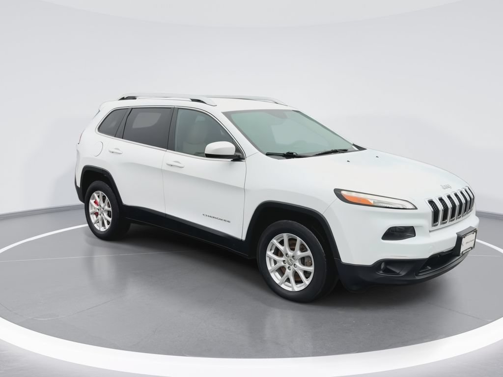 Used 2015 Jeep Cherokee Latitude AWD/4WD image 2