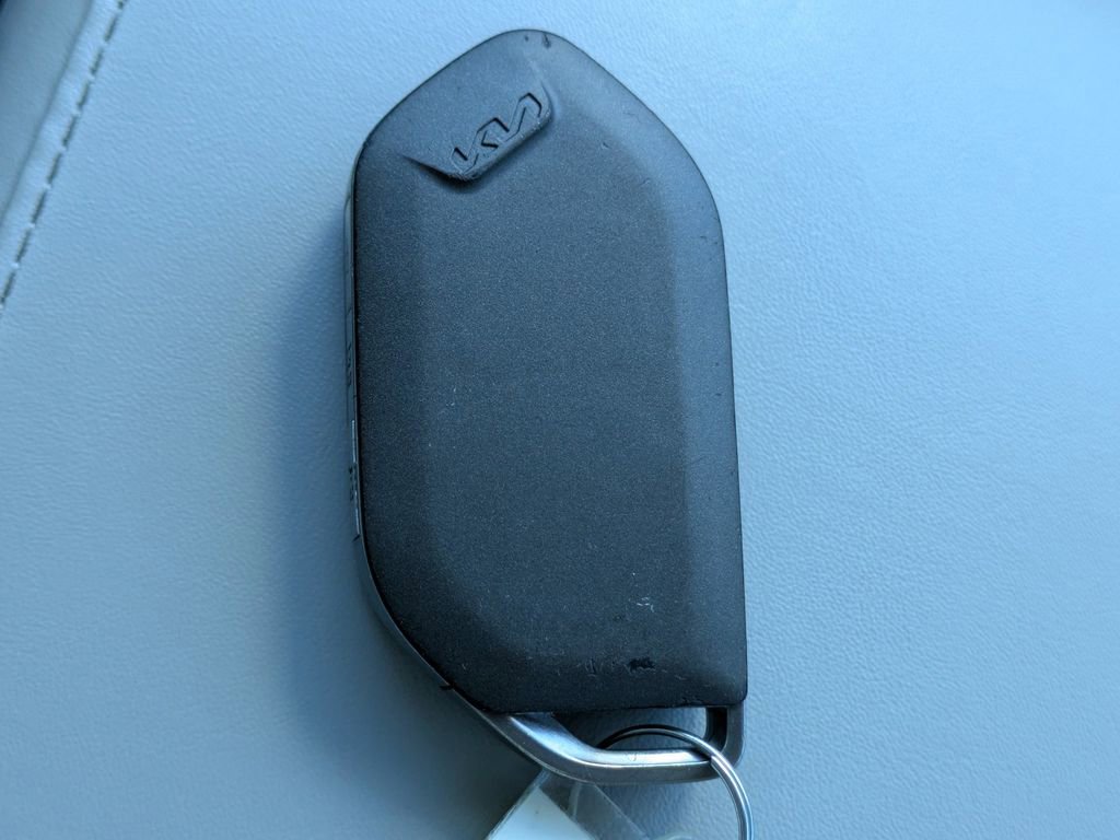 Used 2024 Kia Telluride SX image 32