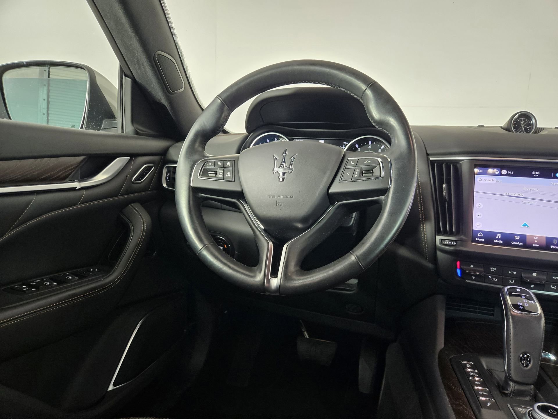 Used 2022 Maserati Levante Modena AWD/4WD image 33