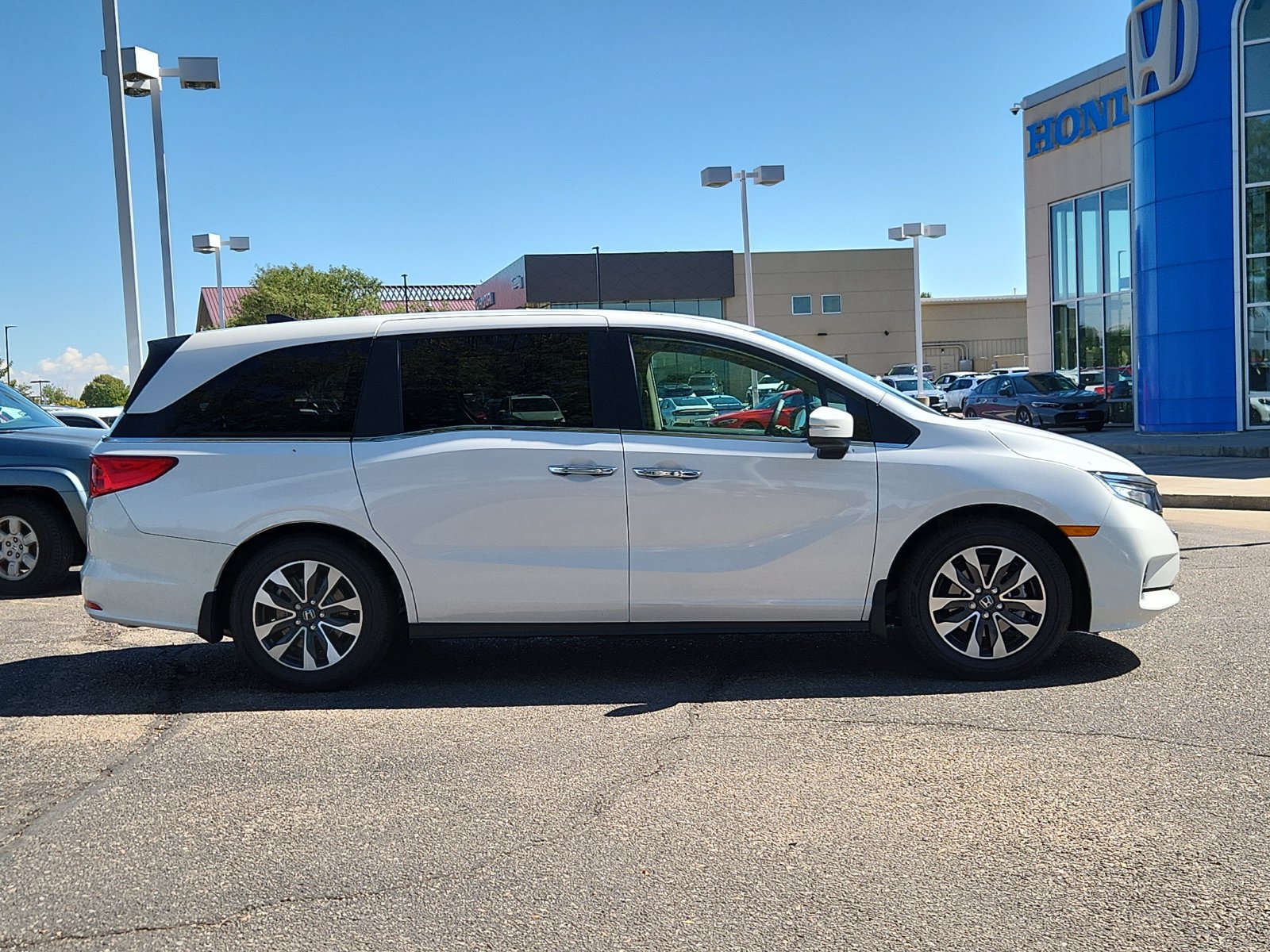 Certified 2023 Honda Odyssey EX-L image 6