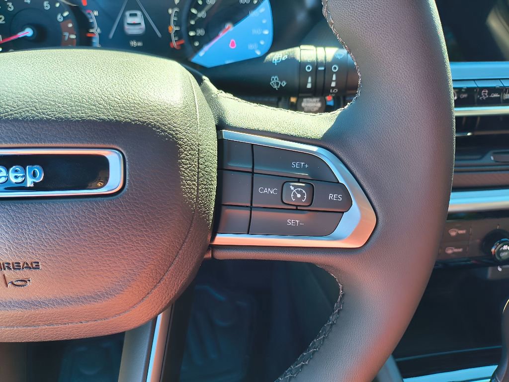 New 2026 Jeep Compass Latitude image 17