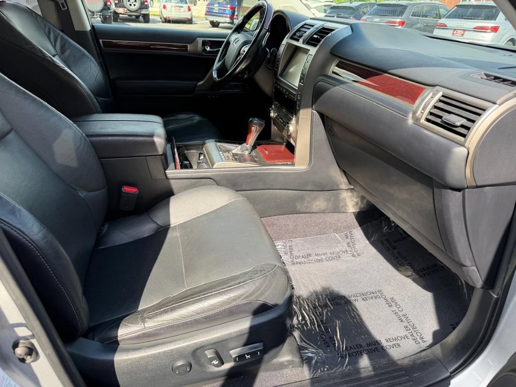 Used 2018 Lexus GX 460 Premium w/ Premium Package AWD/4WD image 31