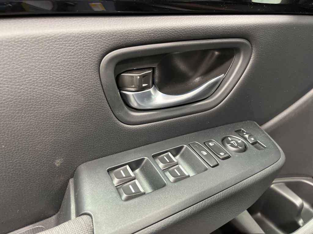 New 2025 Honda Pilot Sport image 13
