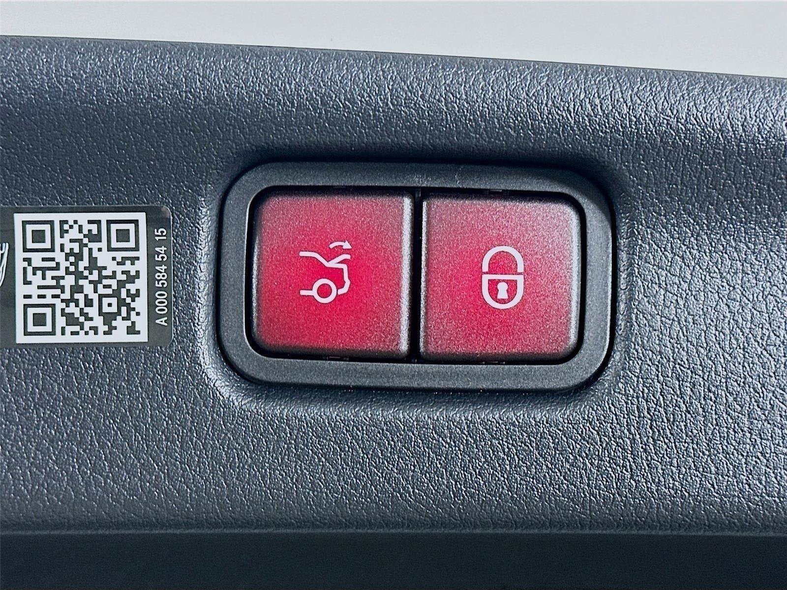 Certified 2026 Mercedes-Benz C 300 4MATIC Sedan image 35