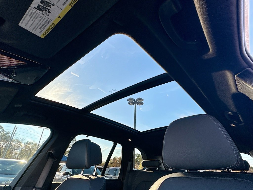 Used 2022 BMW X5 xDrive40i w/ M Sport Package image 11