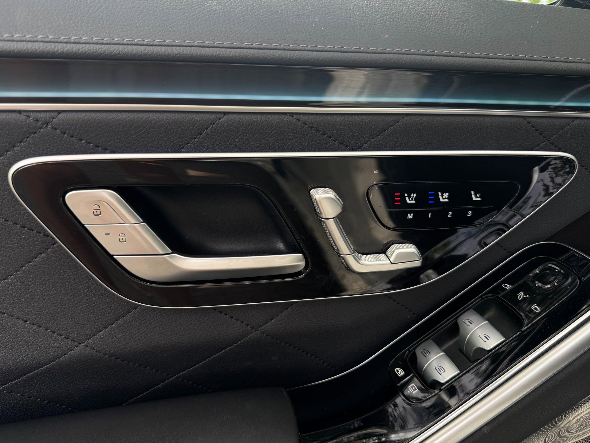 Used 2023 Mercedes-Benz S 580 4MATIC Sedan image 83