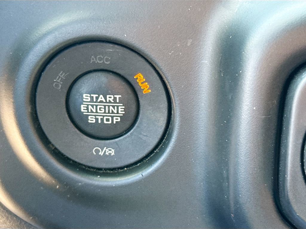 Used 2023 Jeep Wrangler Unlimited w/ Cold Weather Group image 17