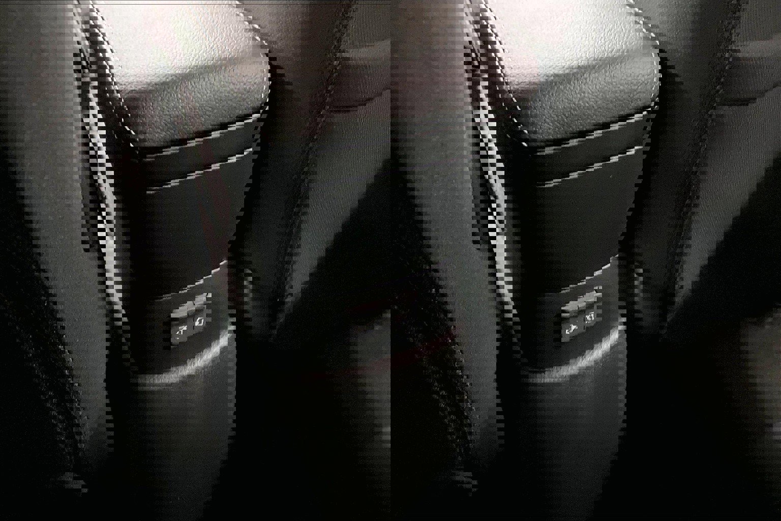 New 2025 Nissan Kicks Play S image 40