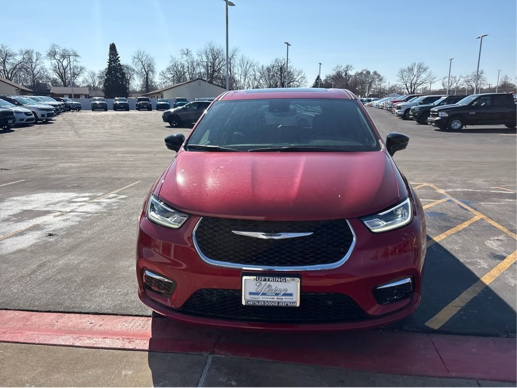 New 2026 Chrysler Pacifica Limited image 8