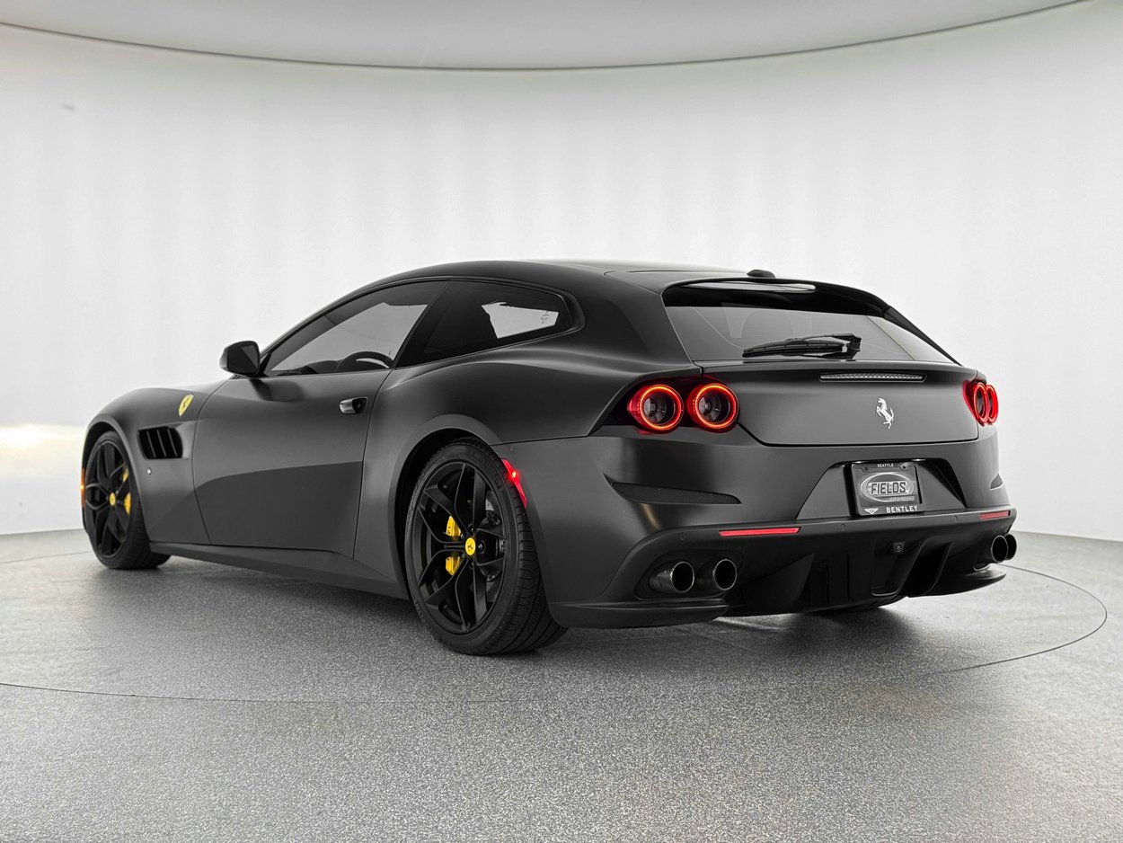 Used 2018 Ferrari GTC4Lusso T image 3