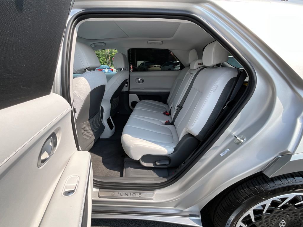 Used 2024 Hyundai Ioniq 5 Limited image 21