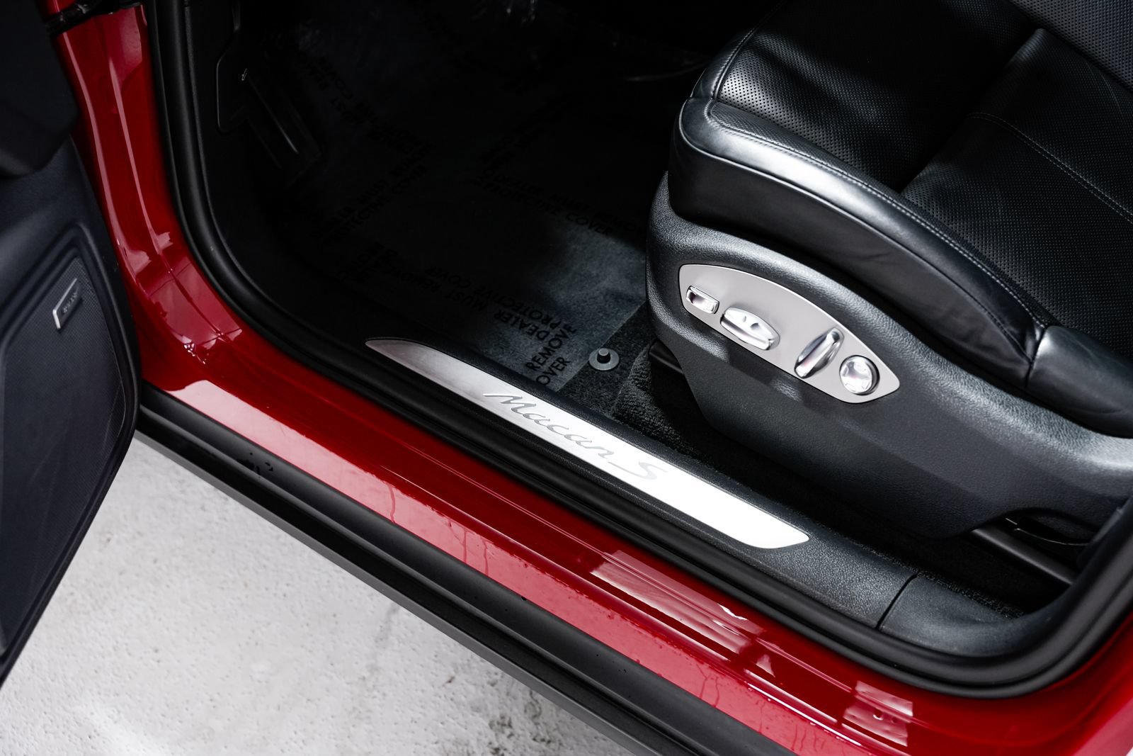 Used 2023 Porsche Macan S w/ Premium Package Plus AWD/4WD image 20