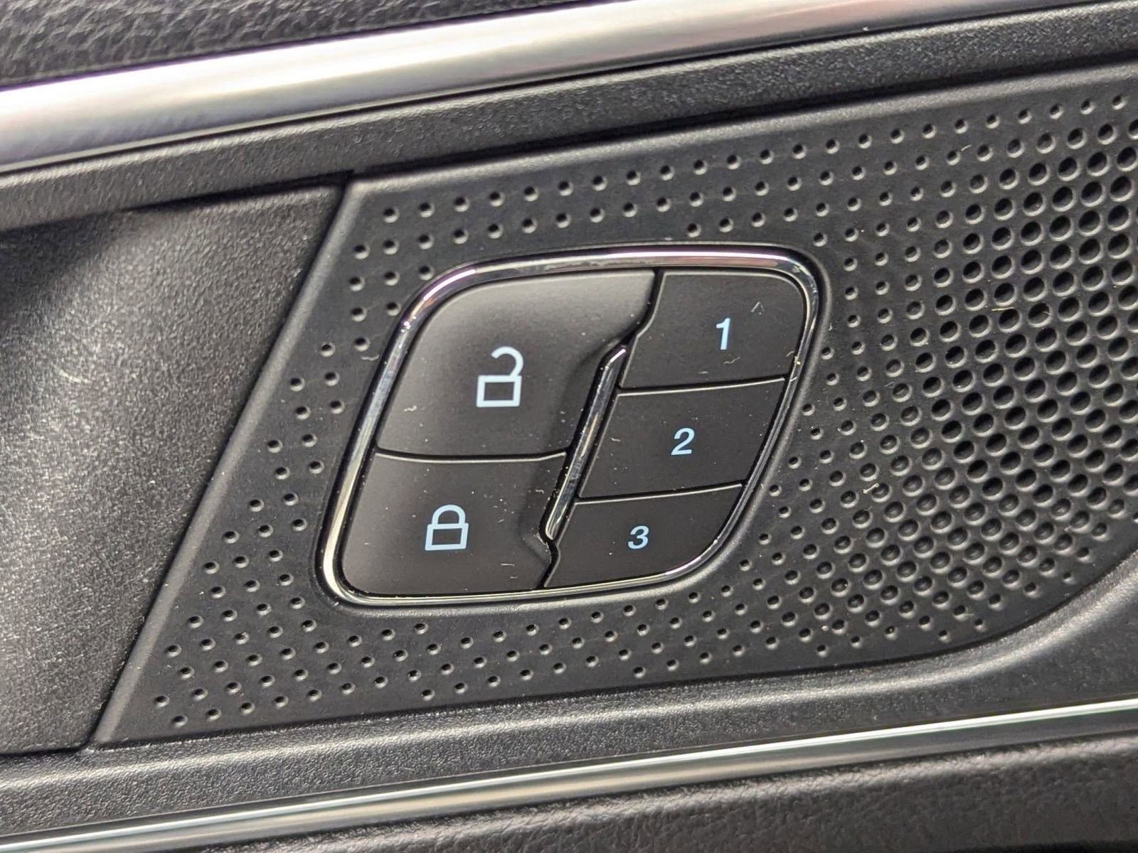 Used 2022 Ford Edge ST image 17